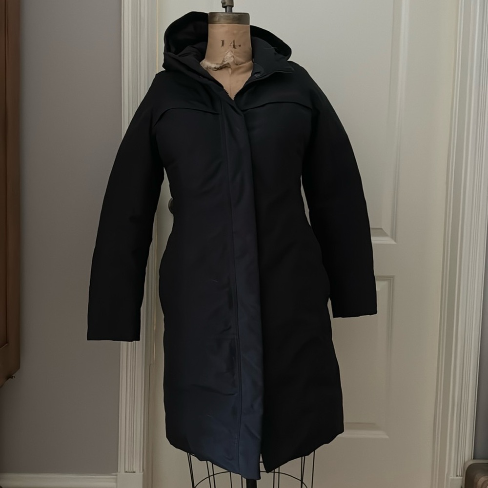 North face black parka jacket - small